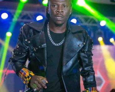 Stonebwoy Overlord full lyrics