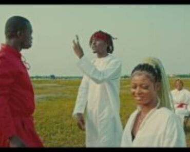 Kwaw Kese – Awoyo Sofo ft Kofi Mole (Music Video)